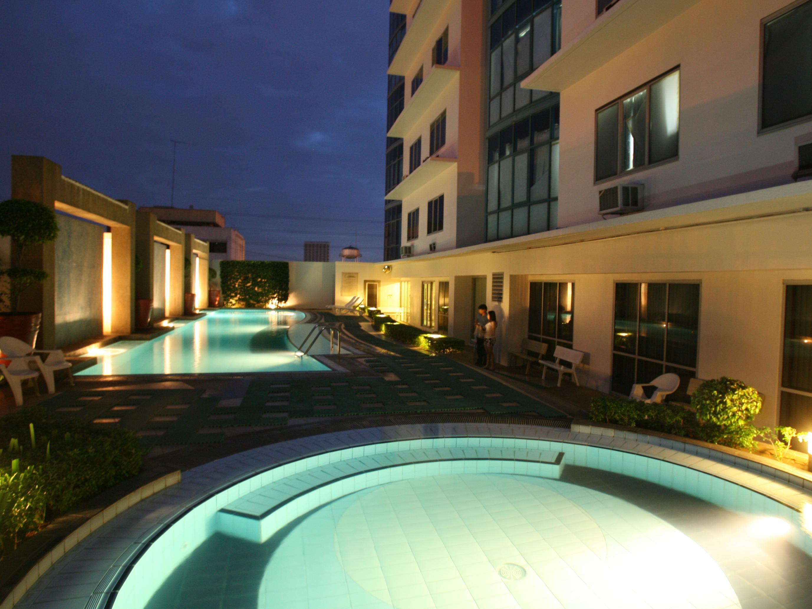 Astoria Plaza Pasig City Exterior foto
