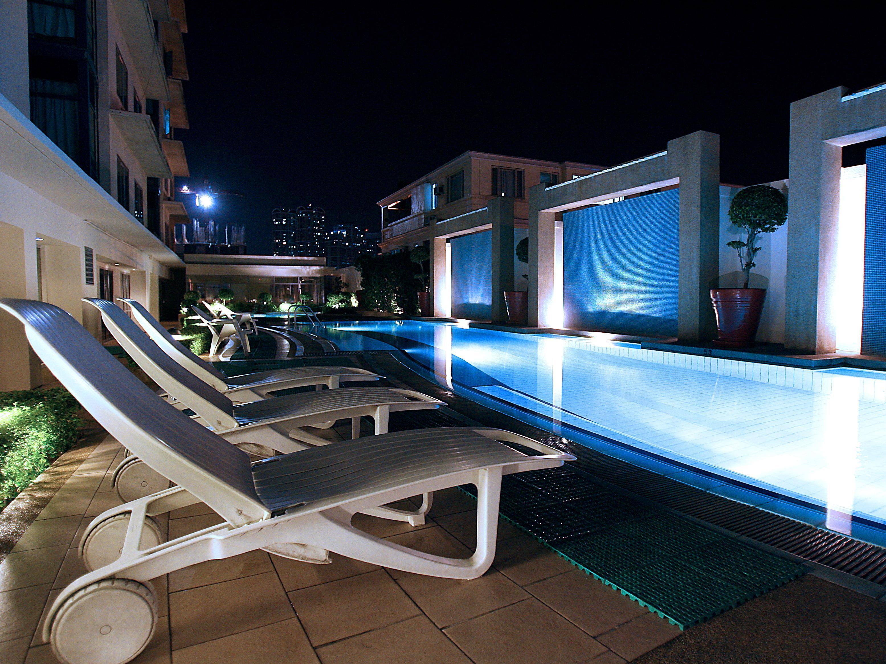 Astoria Plaza Pasig City Exterior foto
