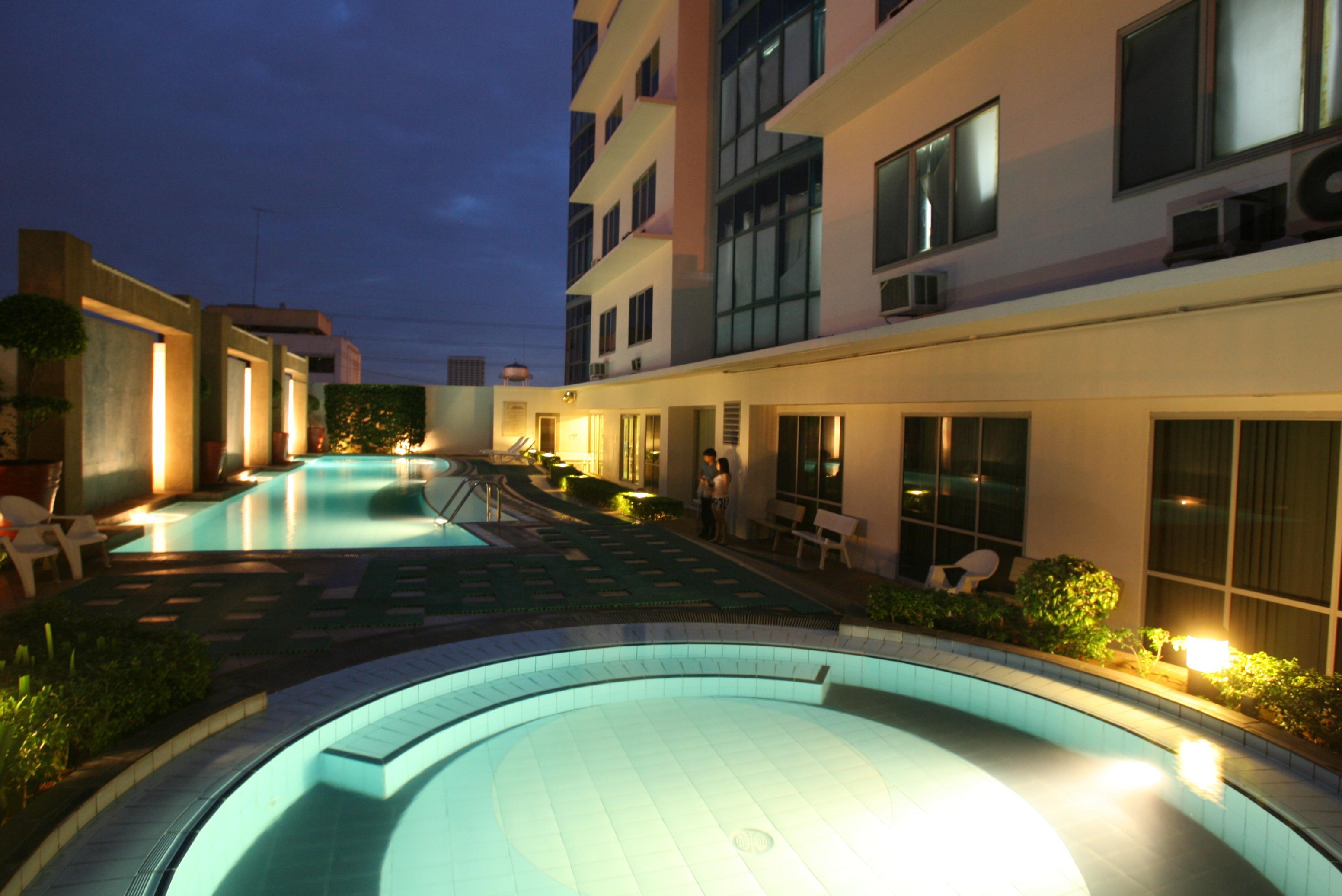 Astoria Plaza Pasig City Exterior foto