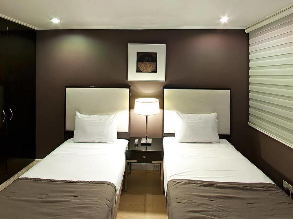 Astoria Plaza Pasig City Exterior foto